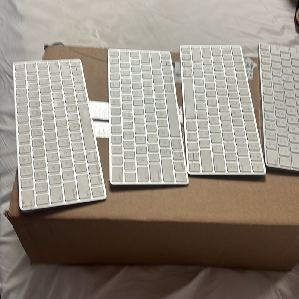 Magic Apple keyboard use like new condition